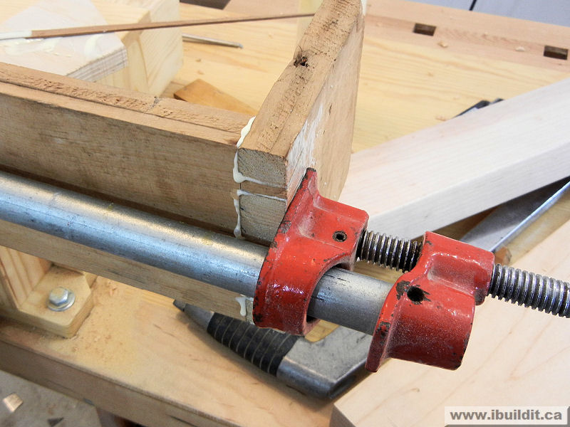 How To Make HandCut Dovetails IBUILDIT.CA
